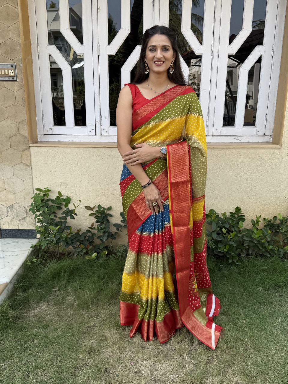NOZ2TOZ Women Party Wear Bandhani Leheriya Print Dhola Silk Saree with Unstitched Blouse - Multicolour