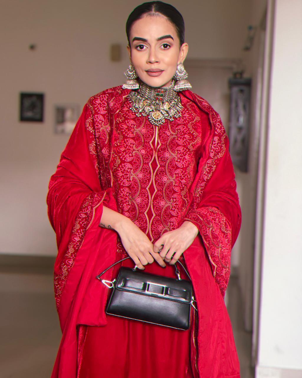 trueBrowns Red Velvet Embroidered Slit Kurta - Distacart