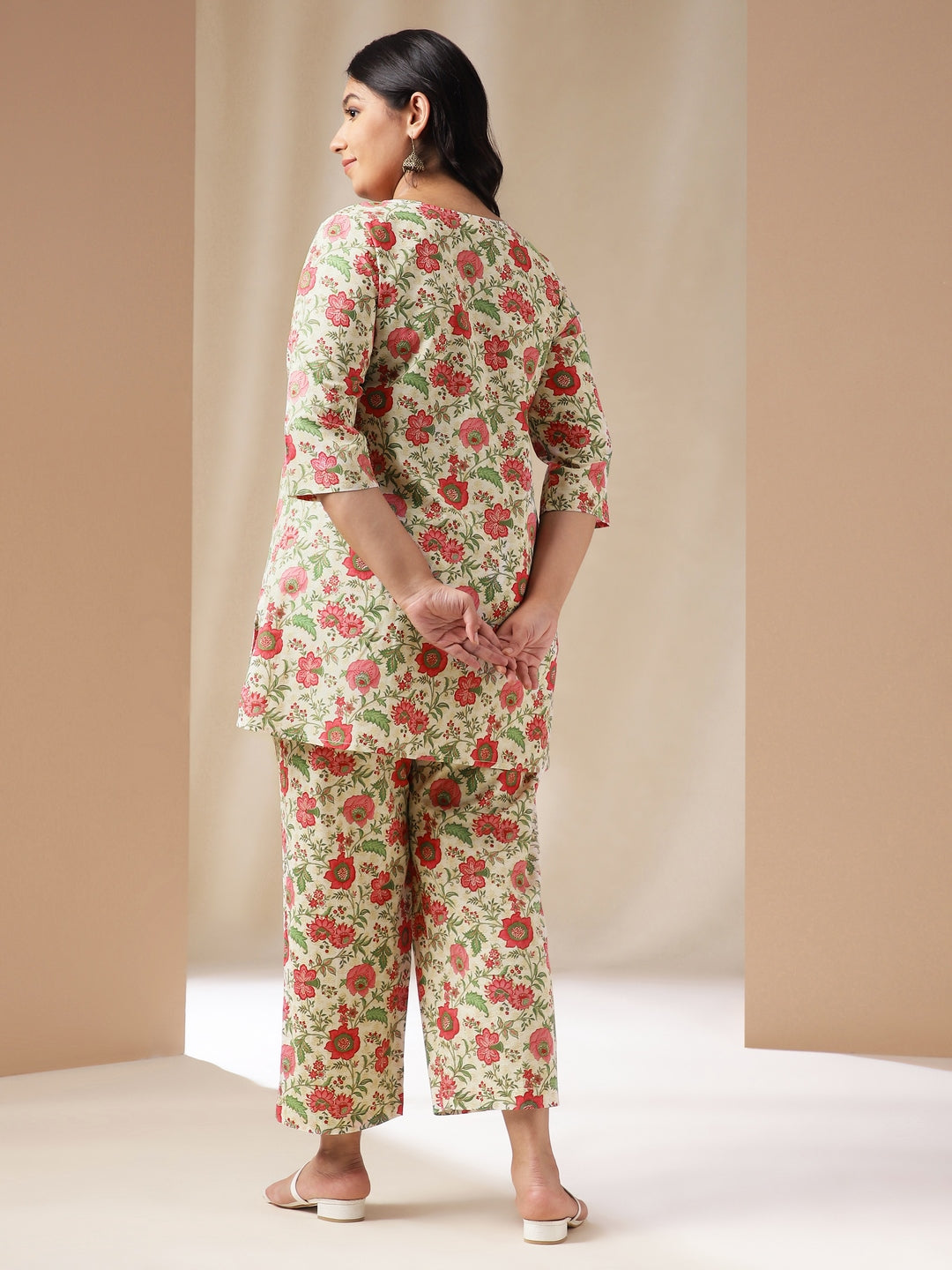 Janasya A-Line Cambric Off White Floral Round Neck Co-Ords - Distacart