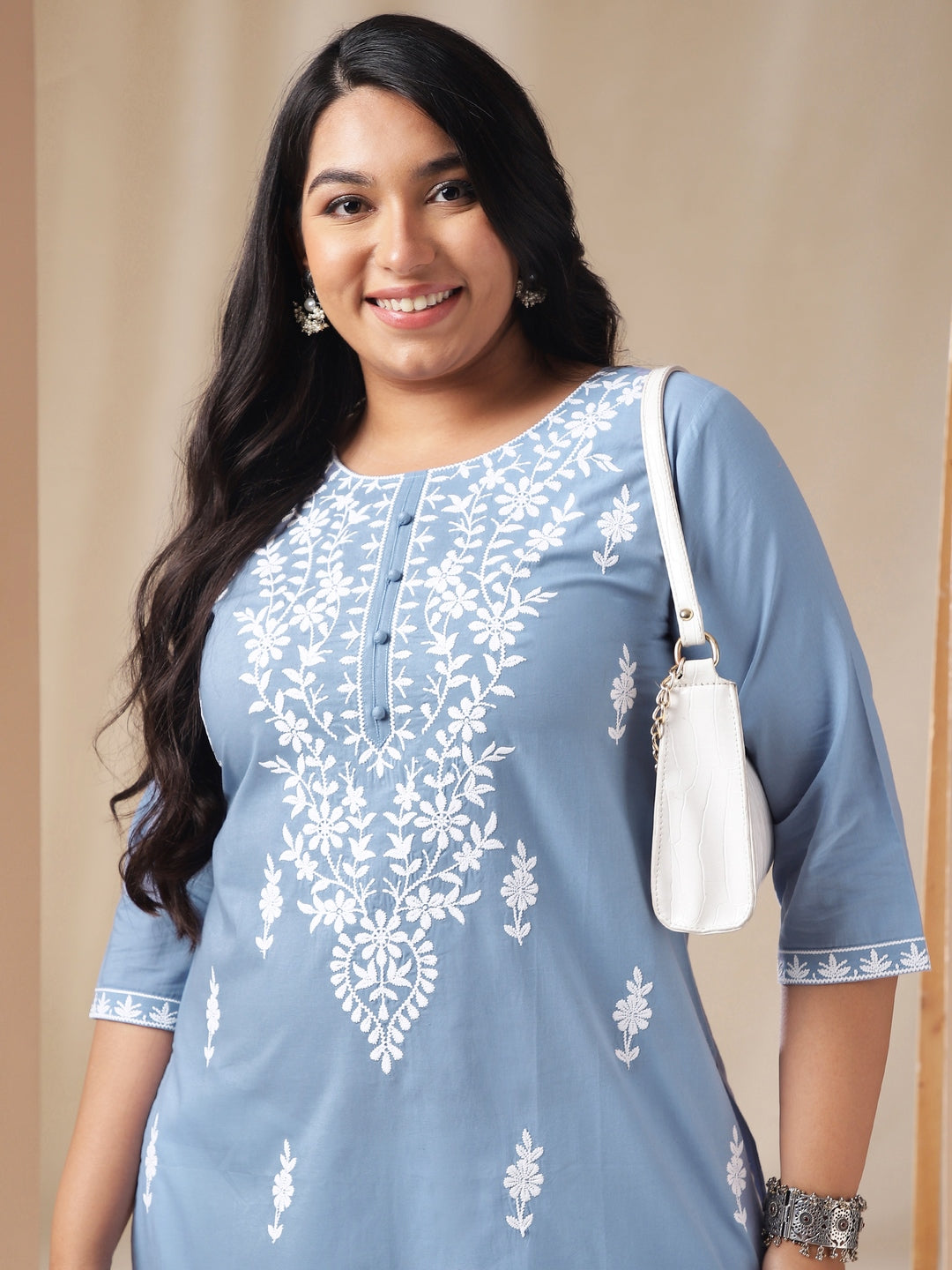 Janasya Regular Cambric Blue Embroidered Round Neck Tunic