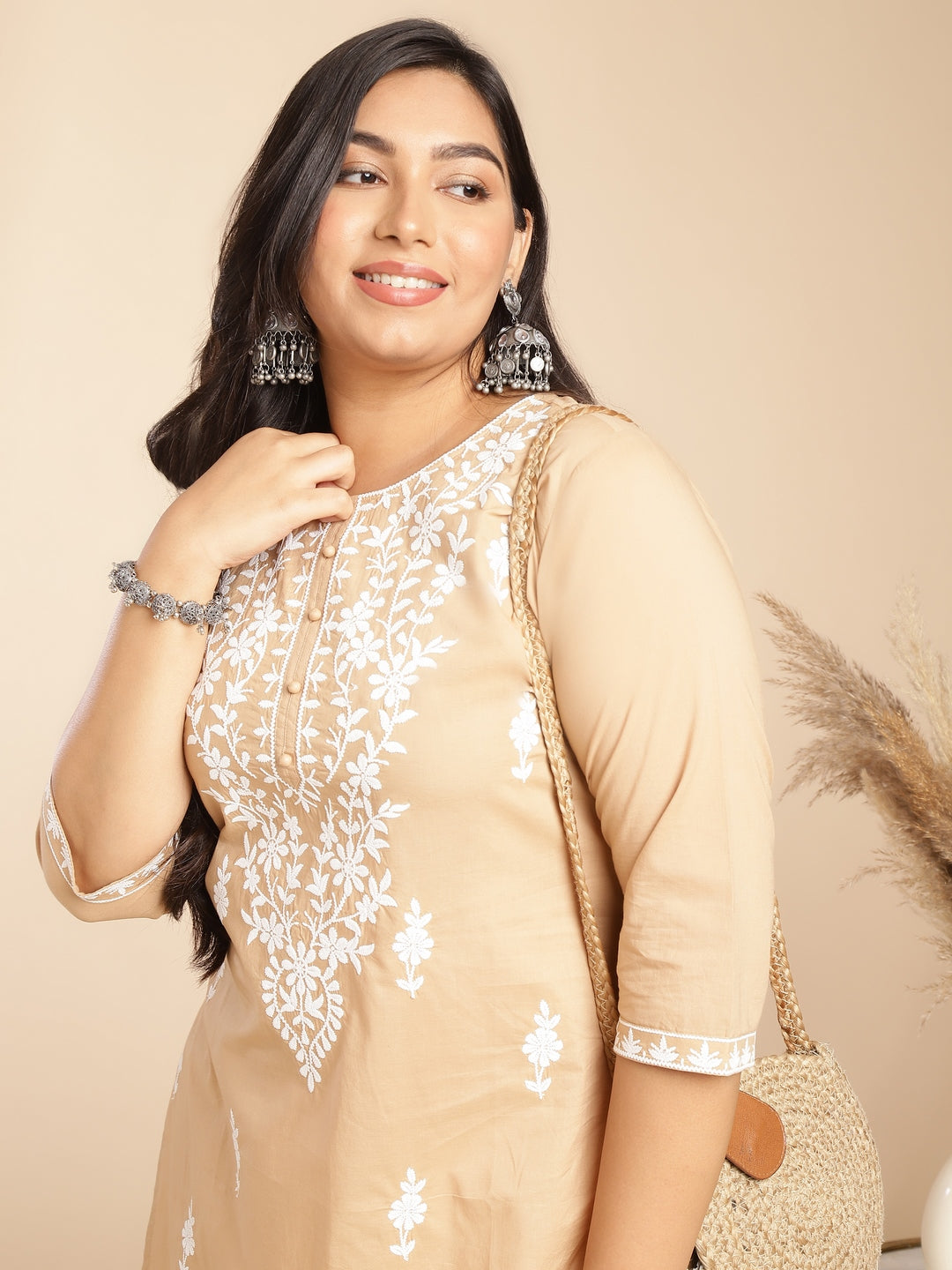 Janasya Straight Cambric Cream Embroidered Round Neck Tunic