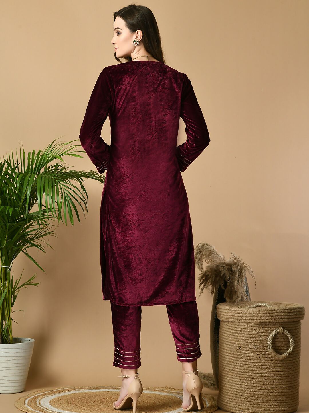 Myshka Women's Magenta Velvet Kurta With Trousers Party Sets - Distacart