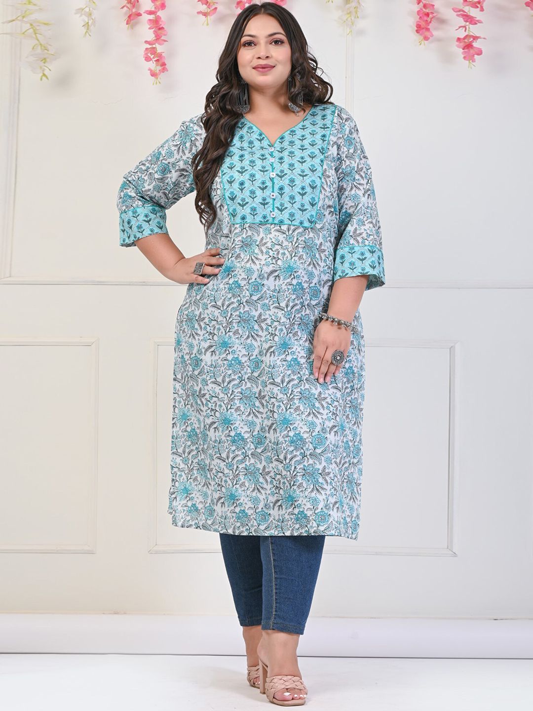 Swasti Plus Size Floral Printed Pure Cotton Kurta