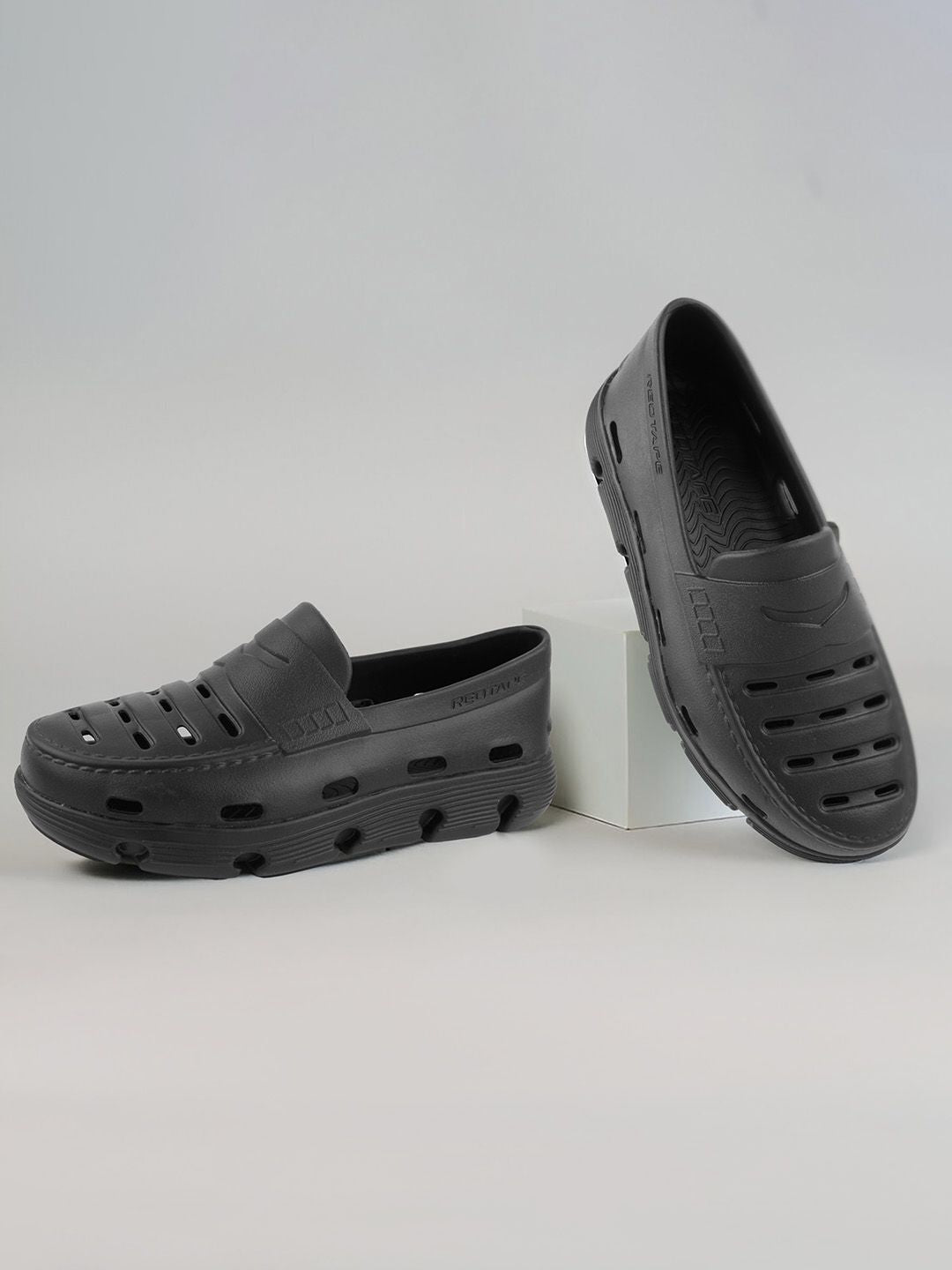 Red Tape Men Clogs