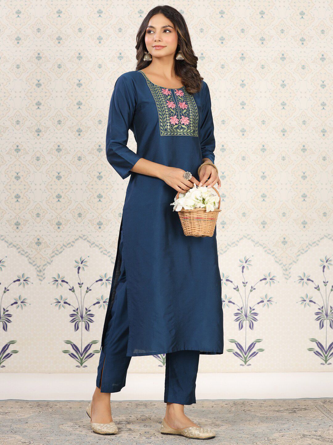 Ode by House of Pataudi Floral Embroidered Yoke Sequined Straight Kurta with Trousers - Distacart