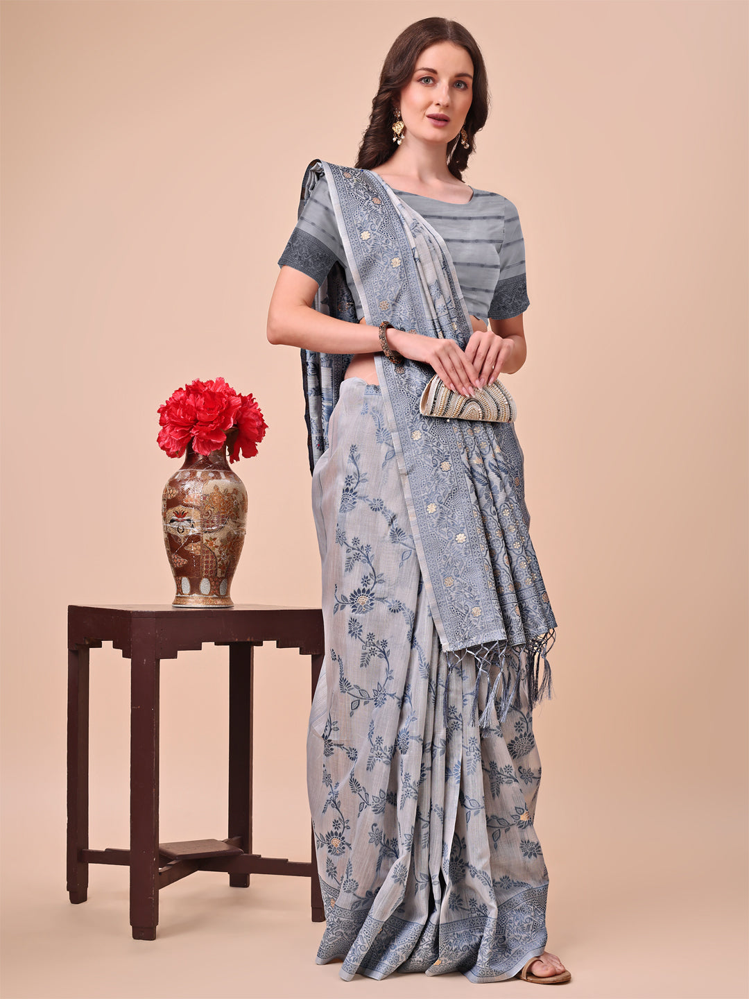 Aanika Women Grey Cotton Saree With UnStiched Blouse