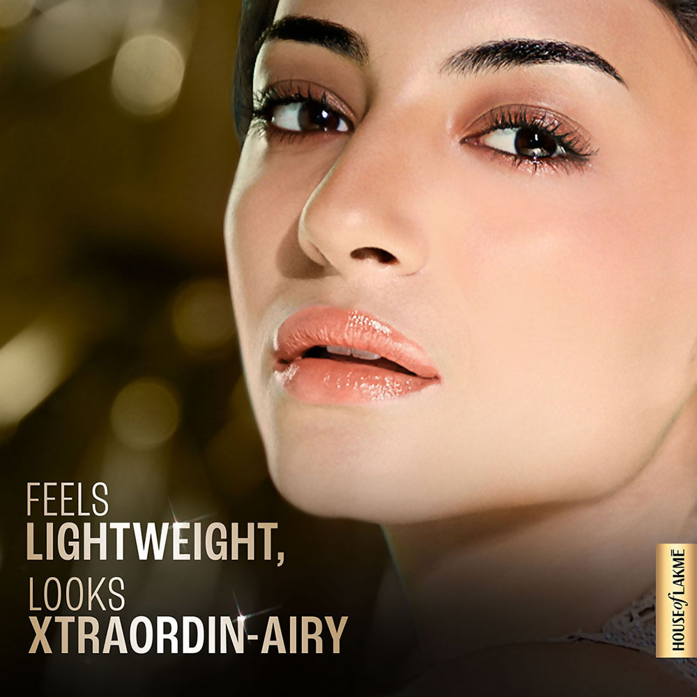 Lakme Xtraordin Airy Mattreal Mousse - Gold Med