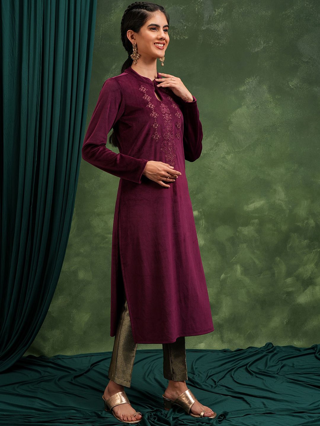 Vishudh Floral Embroidered Mandarin Collar Kurta - Distacart