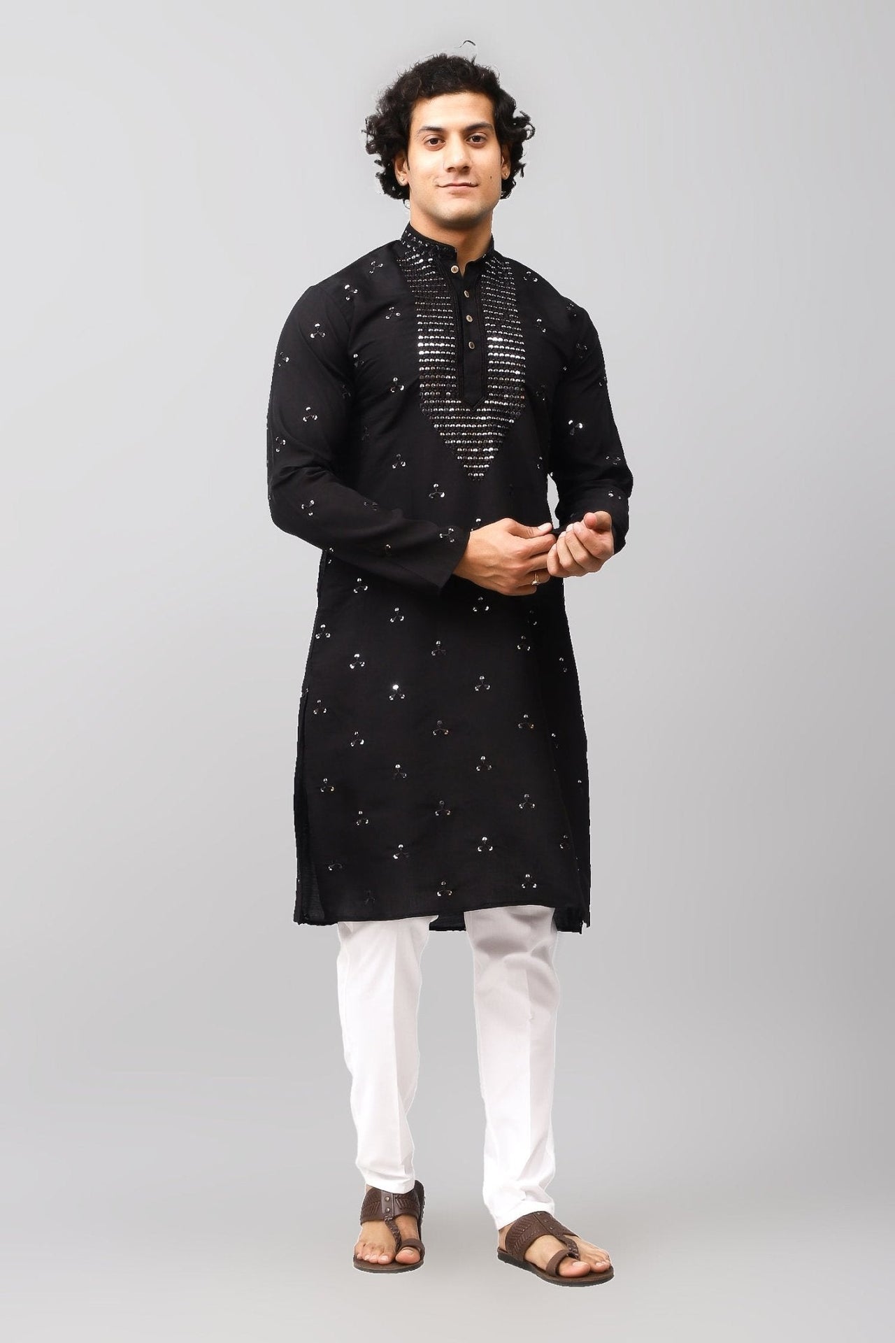 Bluesaanchi Men's Black Kurta Set with Embroidery Motif