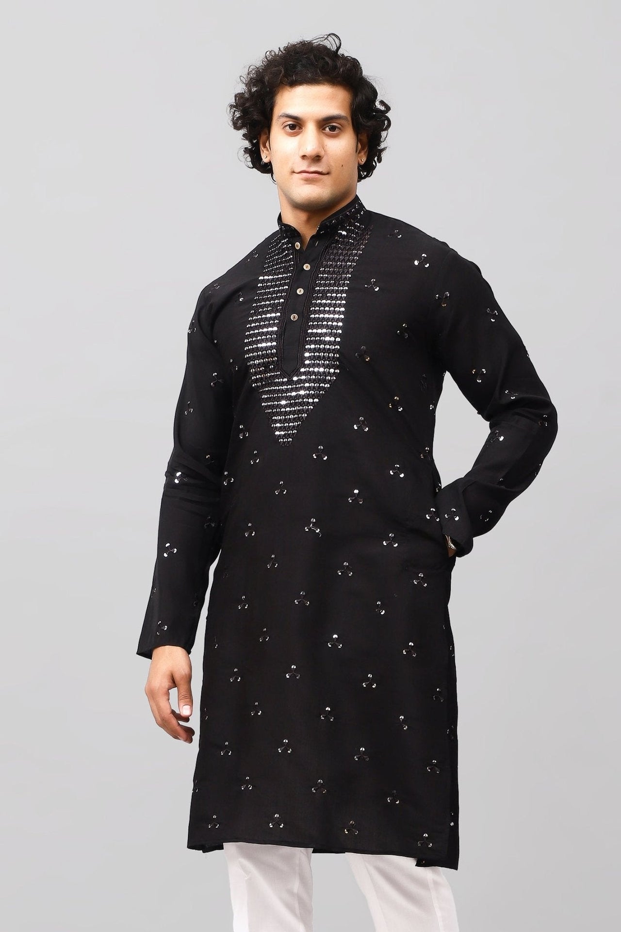 Bluesaanchi Men's Black Kurta Set with Embroidery Motif
