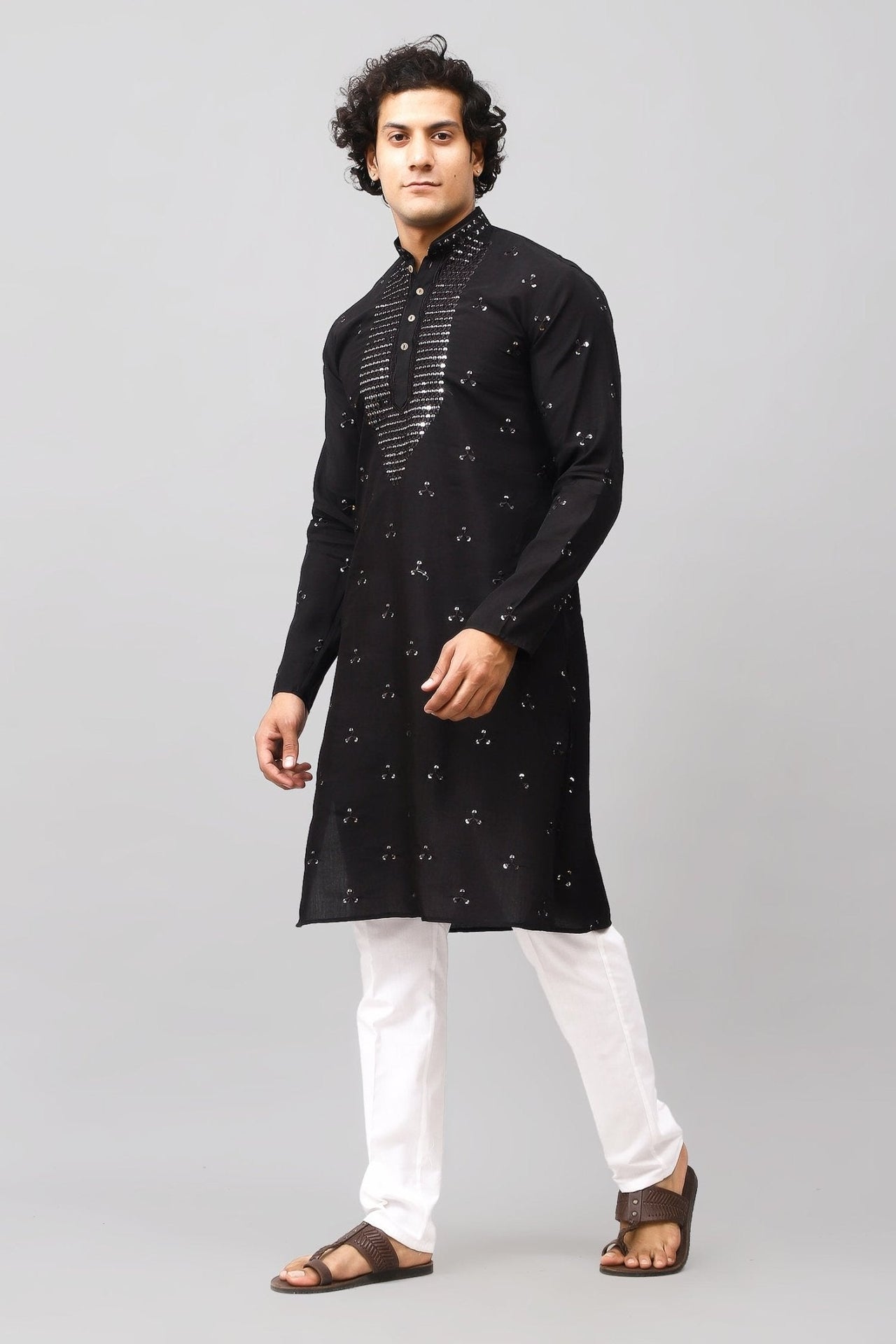 Bluesaanchi Men's Black Kurta Set with Embroidery Motif