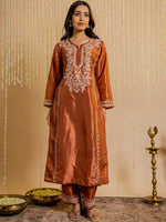 Thumbnail for HOUSE OF KARI Floral Embroidered Silk Chikankari Kurta - Distacart