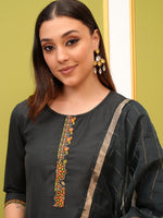 Thumbnail for Vishudh Green Embroidered Thread Work Kurta with Palazzo & Dupatta - Distacart