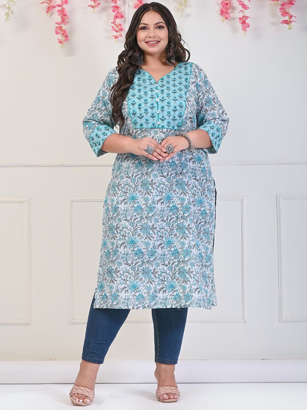 Swasti Plus Size Floral Printed Pure Cotton Kurta