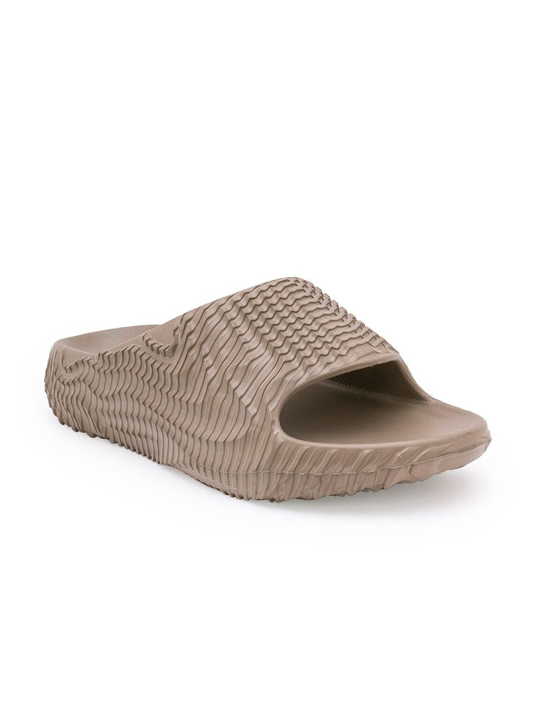 Red Tape Men Textured Slip-Resistance Sliders