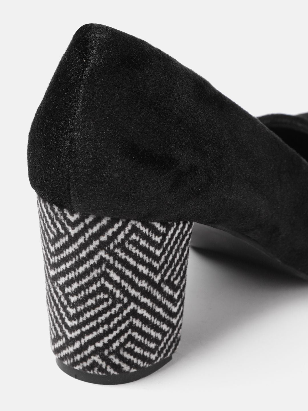 ELLE Black Solid Velvet Finish Pumps