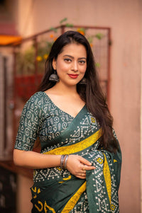 Thumbnail for Green Silk Blend Ethnic Motifs Saree with Unstitched Blouse - A2M