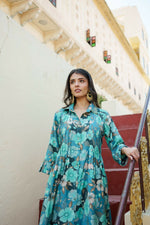 Thumbnail for Vaasva Women Teal Muslin Tucks Kurta & Pant Set - Distacart