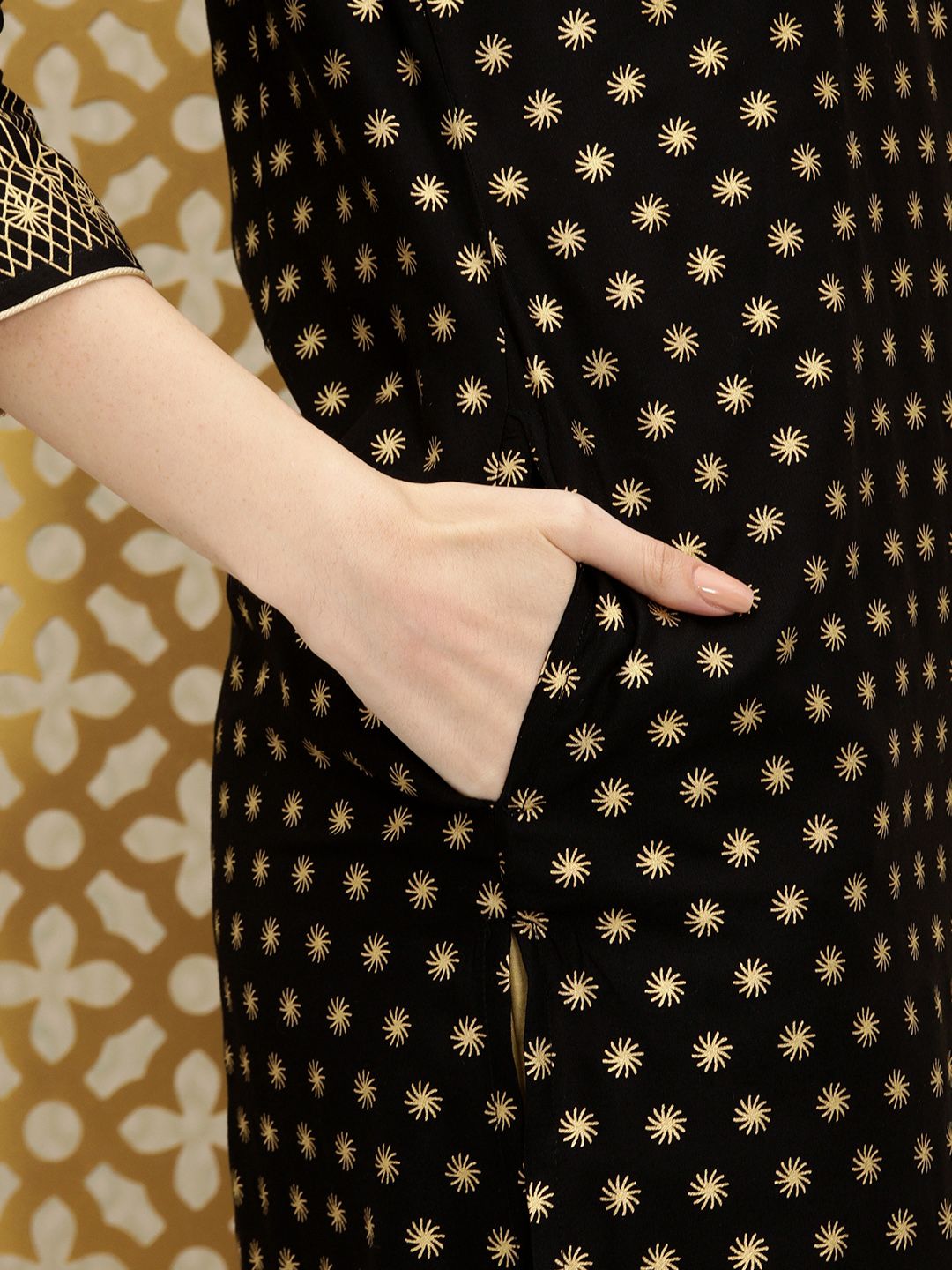 Ode by House of Pataudi Women Black Ethnic Motifs Printed V-Neck Straight Rozana Kurta - Distacart