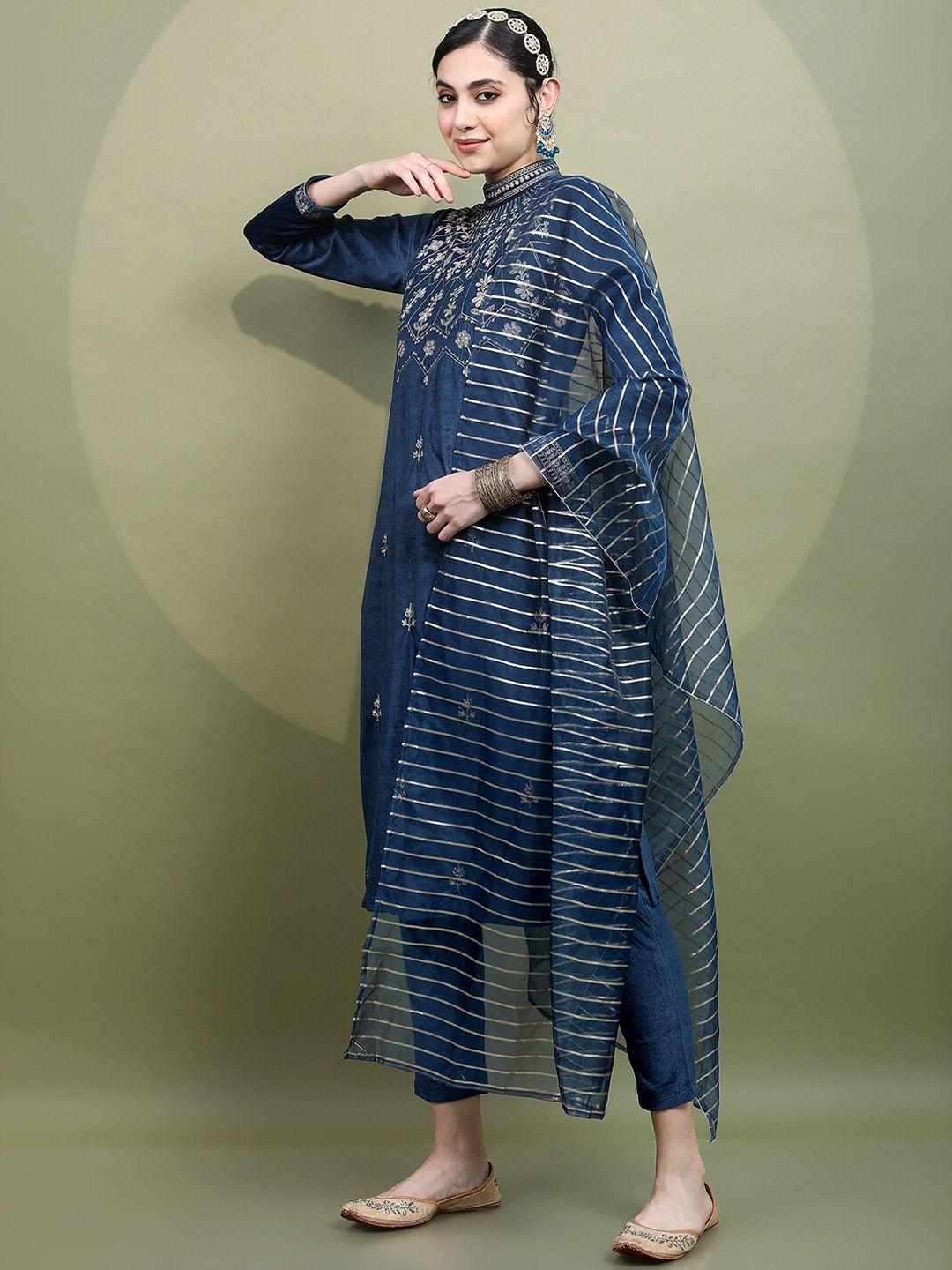 Vishudh Women Teal Embroidered Knited Velvet Kurta with Trousers & Dupatta - Distacart
