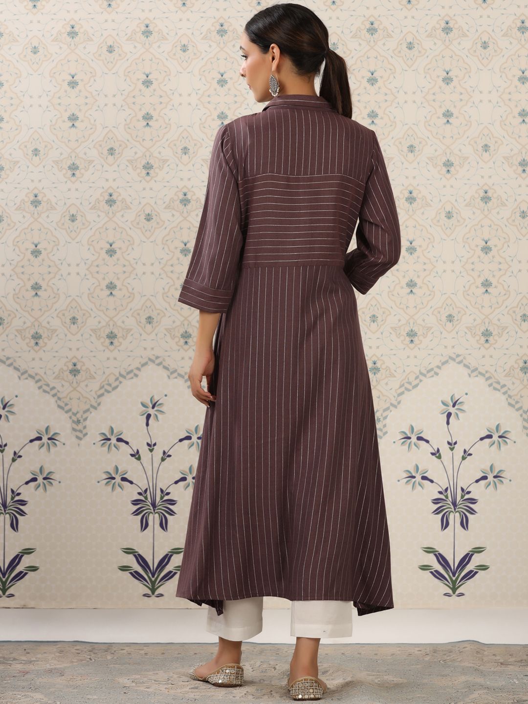 Ode by House of Pataudi Brown & White Striped Shirt Collar Pure Cotton Kurta With Trousers - Distacart