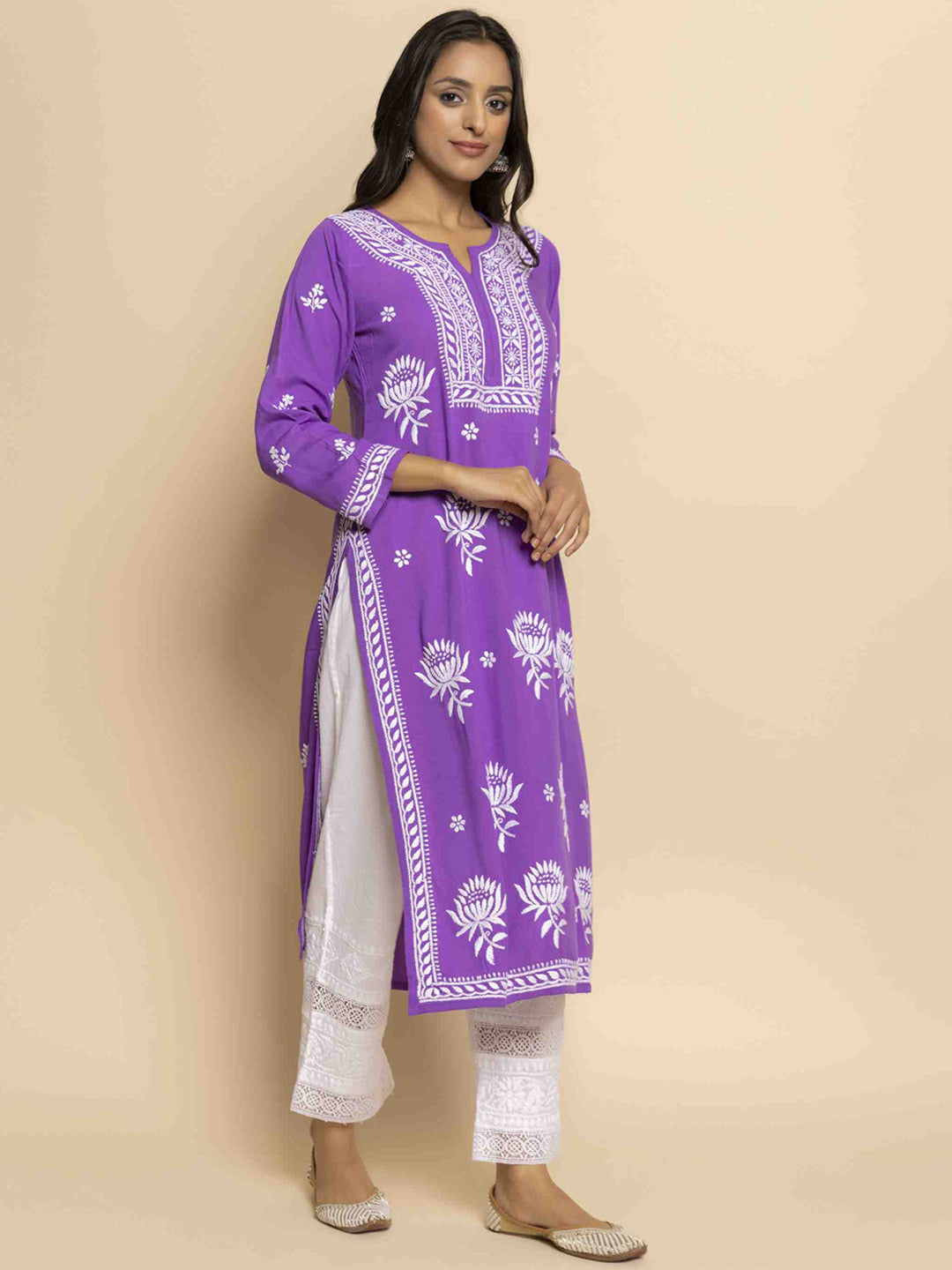 HOUSE OF KARI Ethnic Motifs Chikankari Embroidered Notched Round Neck Straight Kurta - Distacart