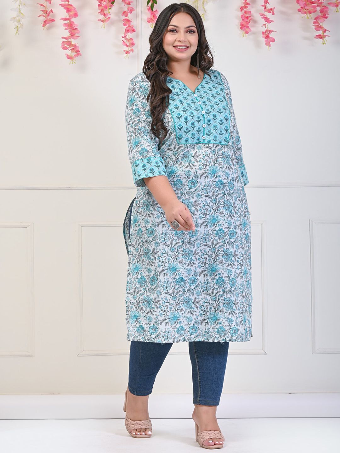 Swasti Plus Size Floral Printed Pure Cotton Kurta
