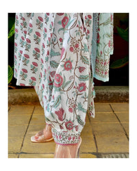 Thumbnail for NOZ2TOZ Women White Printed Viscose Rayon Kurta And Pant Set