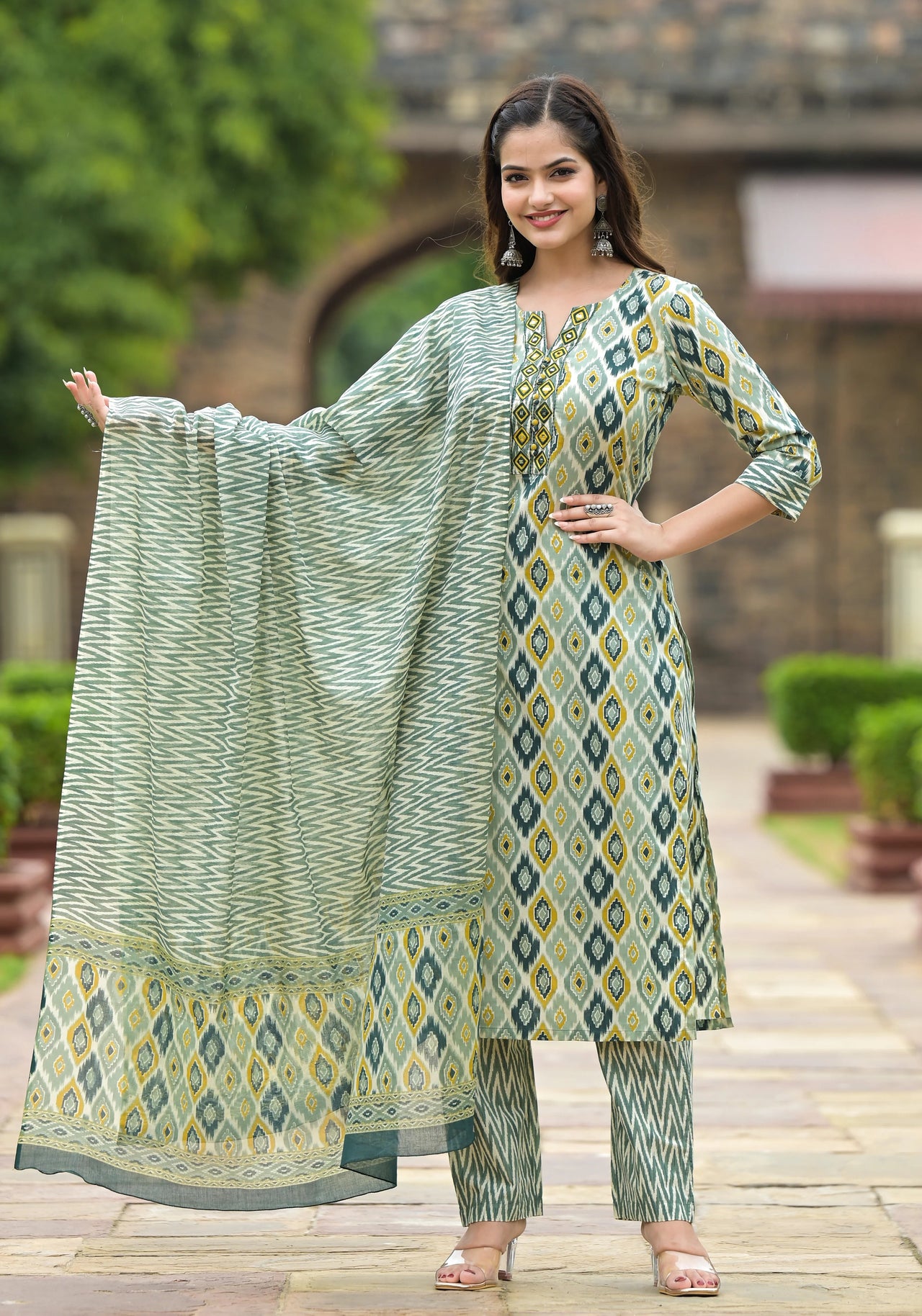 NOZ2TOZ Women Green Printed Viscose Rayon Kurta, Pant And Dupatta Set
