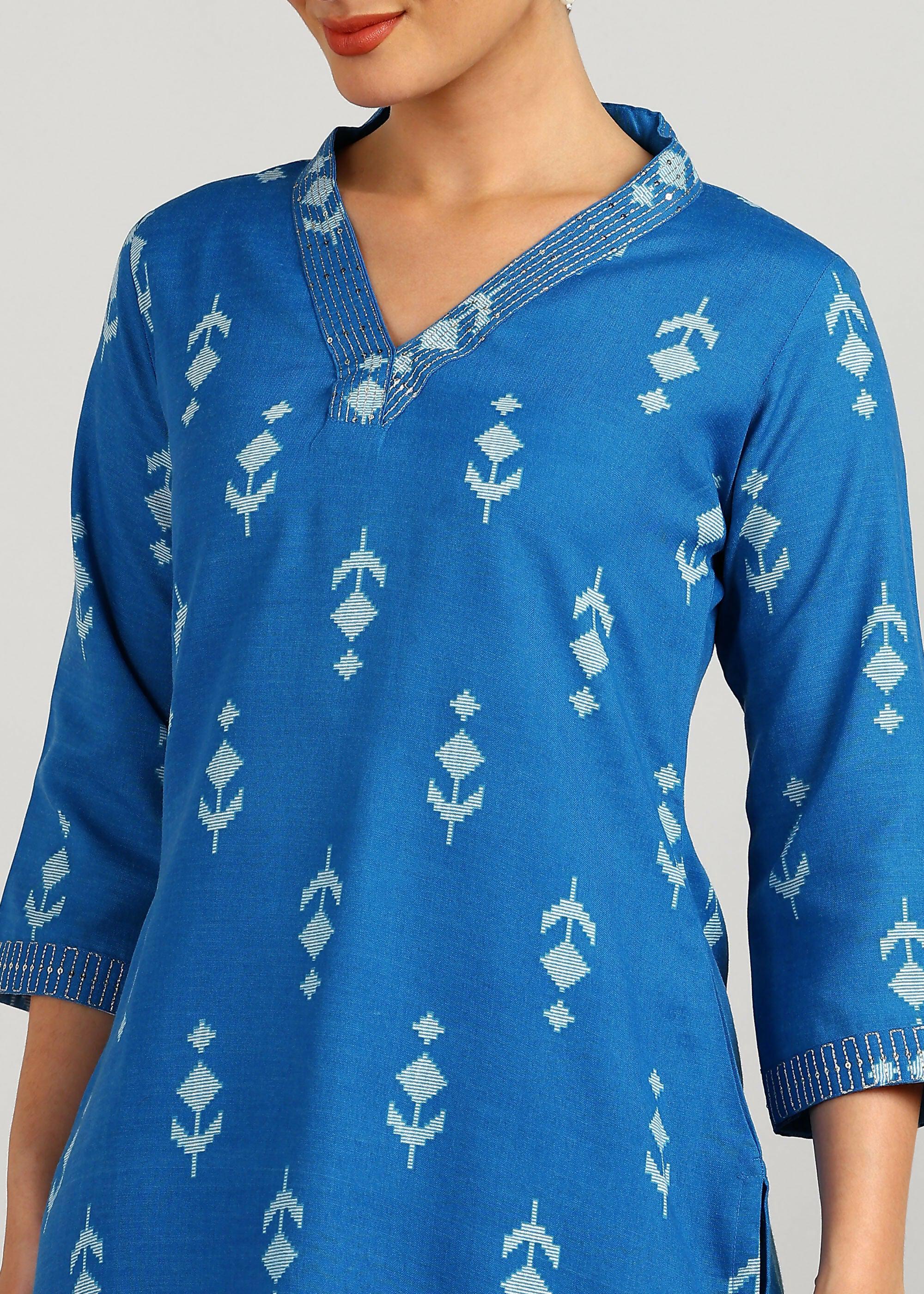 Aavyora Women's Blue Ikat Printed Ethnic Co-ord Set