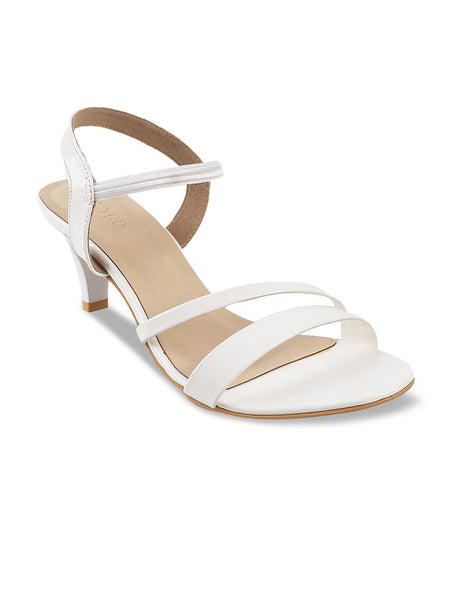 Metro Women White Solid Kitten Heels
