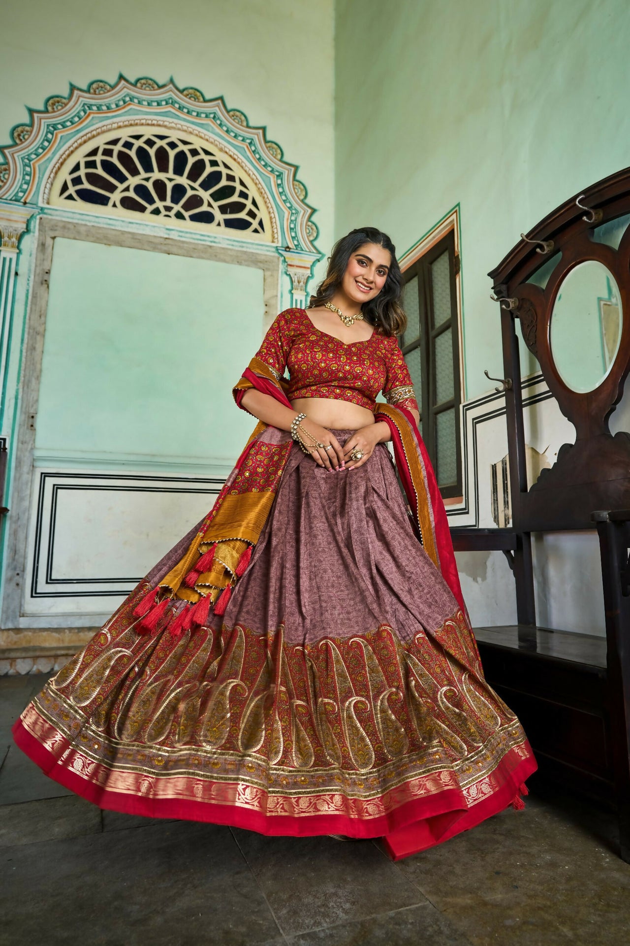 Vastranavya Kashmiri Print With Foil Print Lehenga With Unstitched Printed Blouse - Onion
