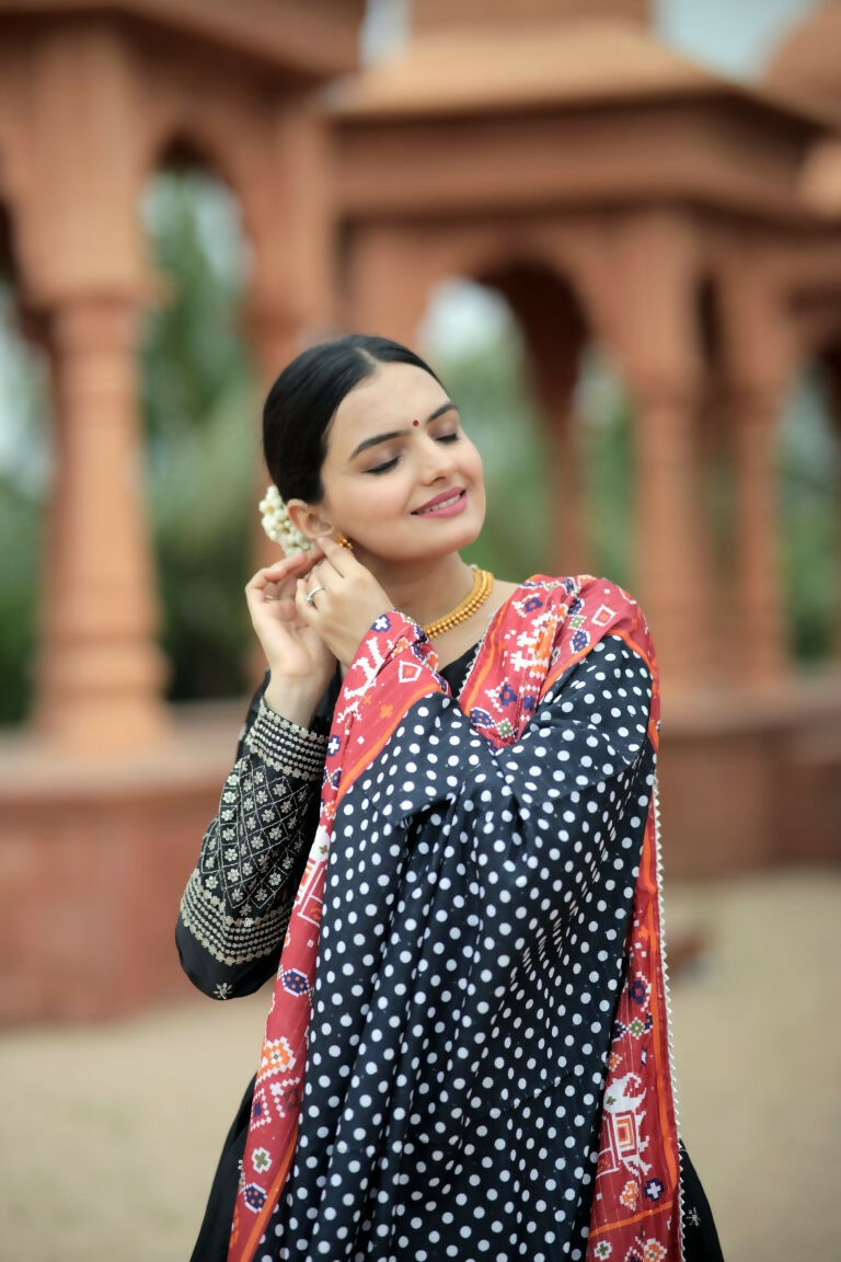 Vastranavya Navaratri Collection Myra Silk Lehenga & Blouse With Maslin Crochet Printed Dupatta Set - Black - Distacart