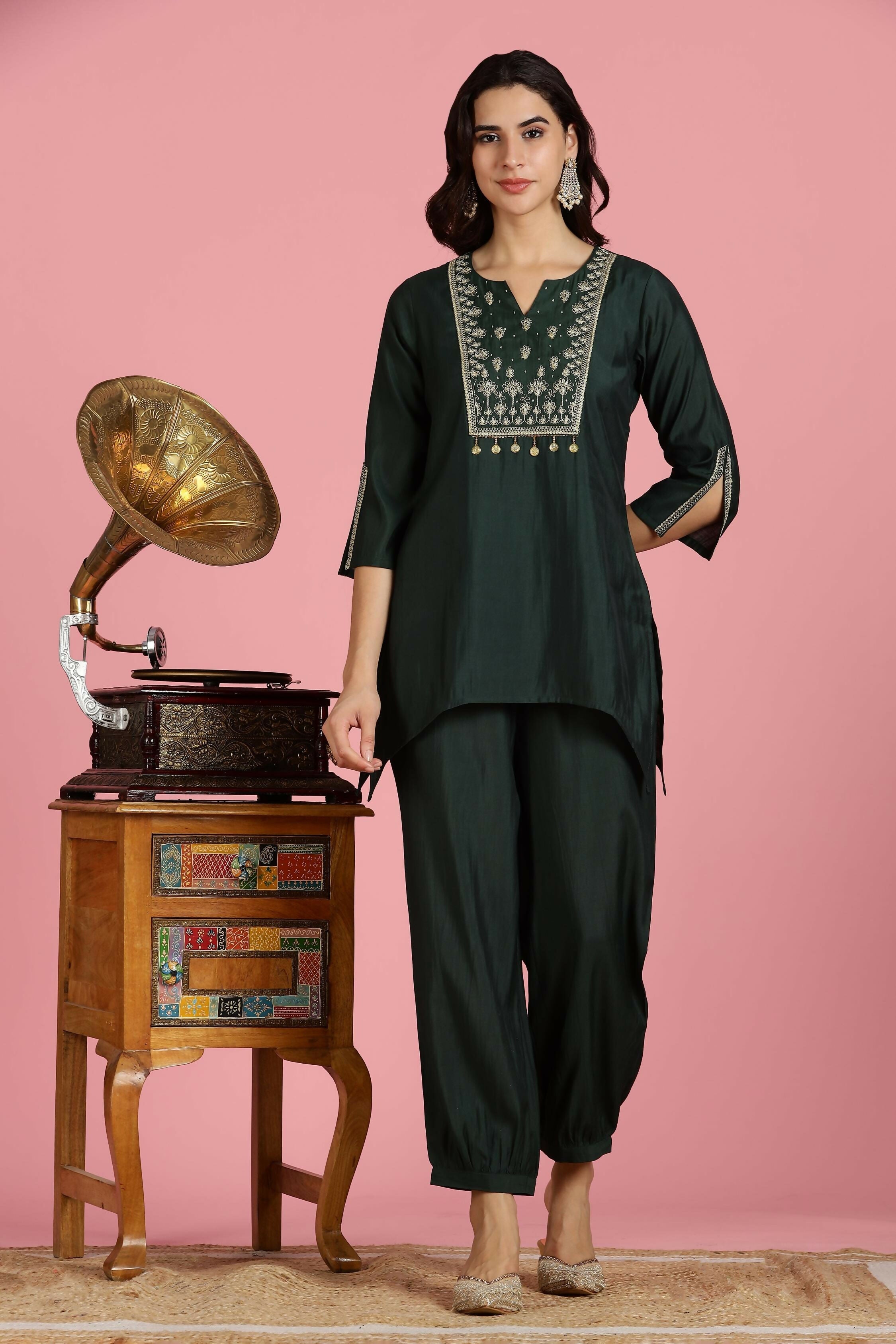 BulBul Women’s Dark Green Embroidered Chanderi Kurta Set