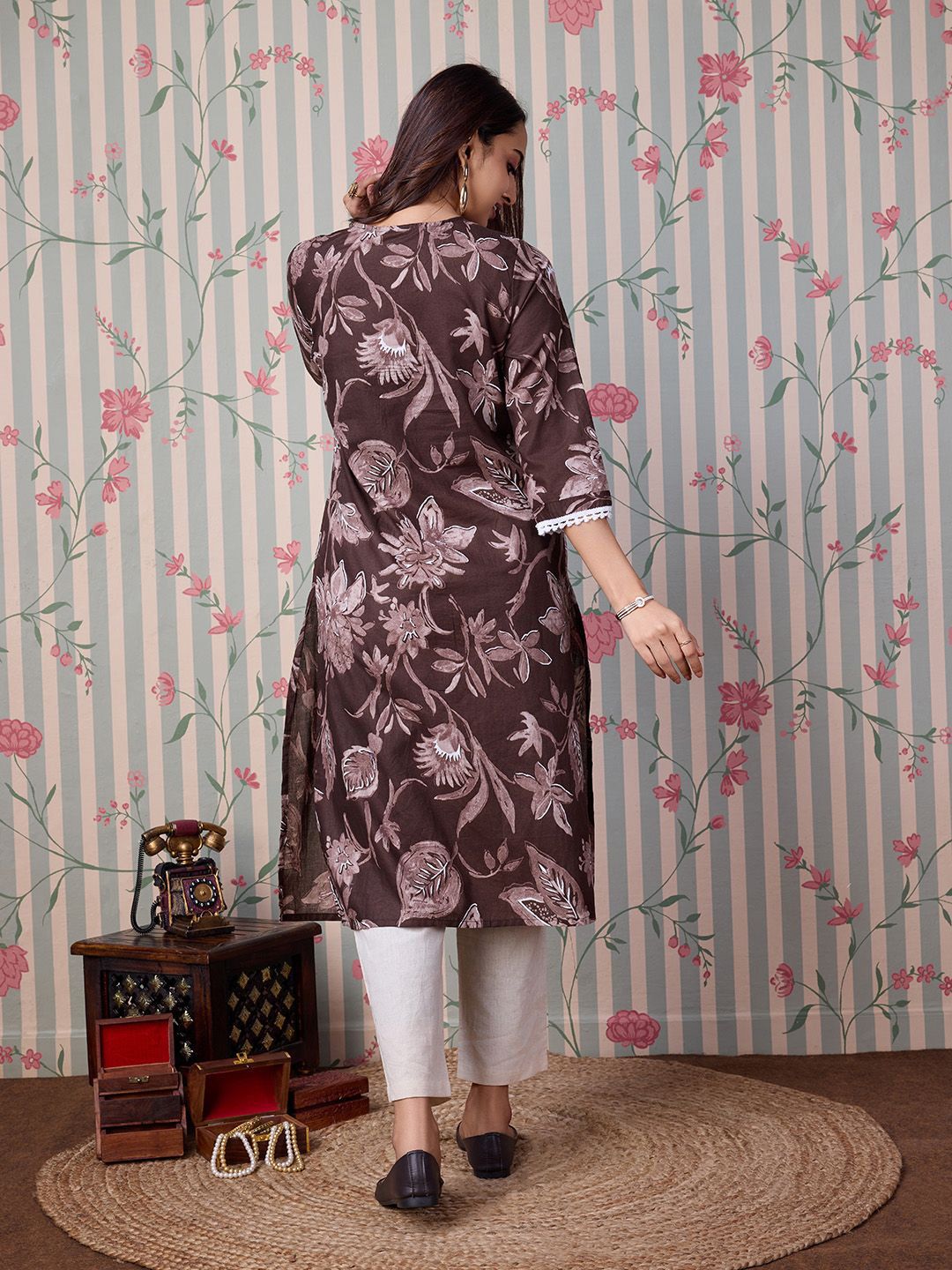 Ode by House of Pataudi Floral Printed Pure Cotton Straight Kurta - Distacart