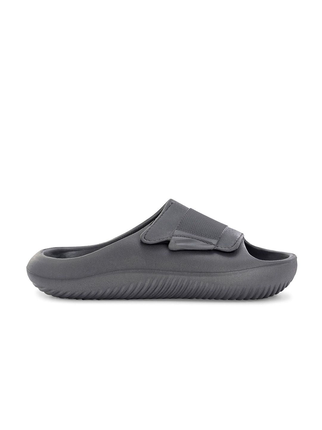 Roadster The Lifestyle Co. Men Textured Sliders