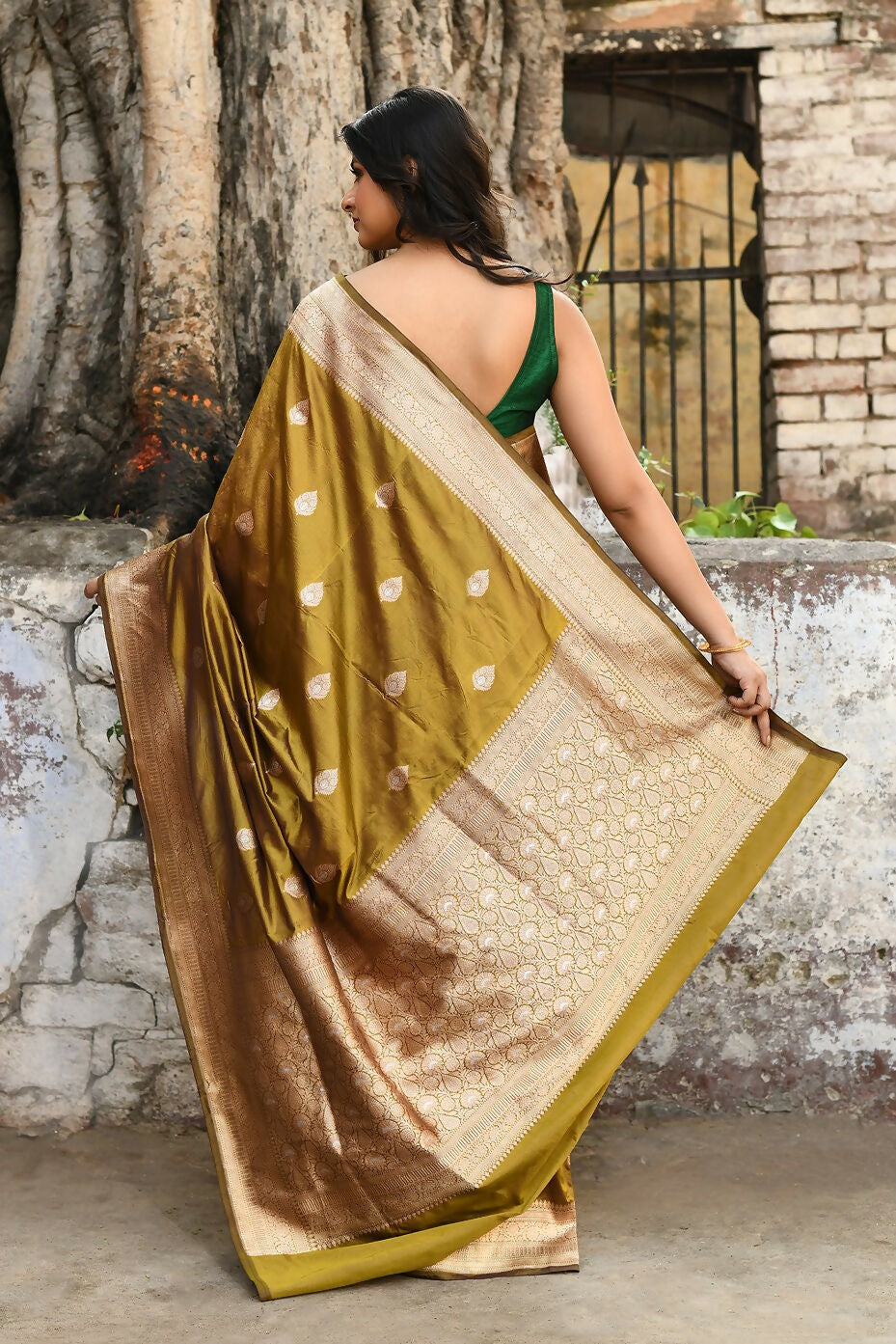 Joban Fashion Olive Green Pure Katan Pure Handloom Banarasi Silk Saree