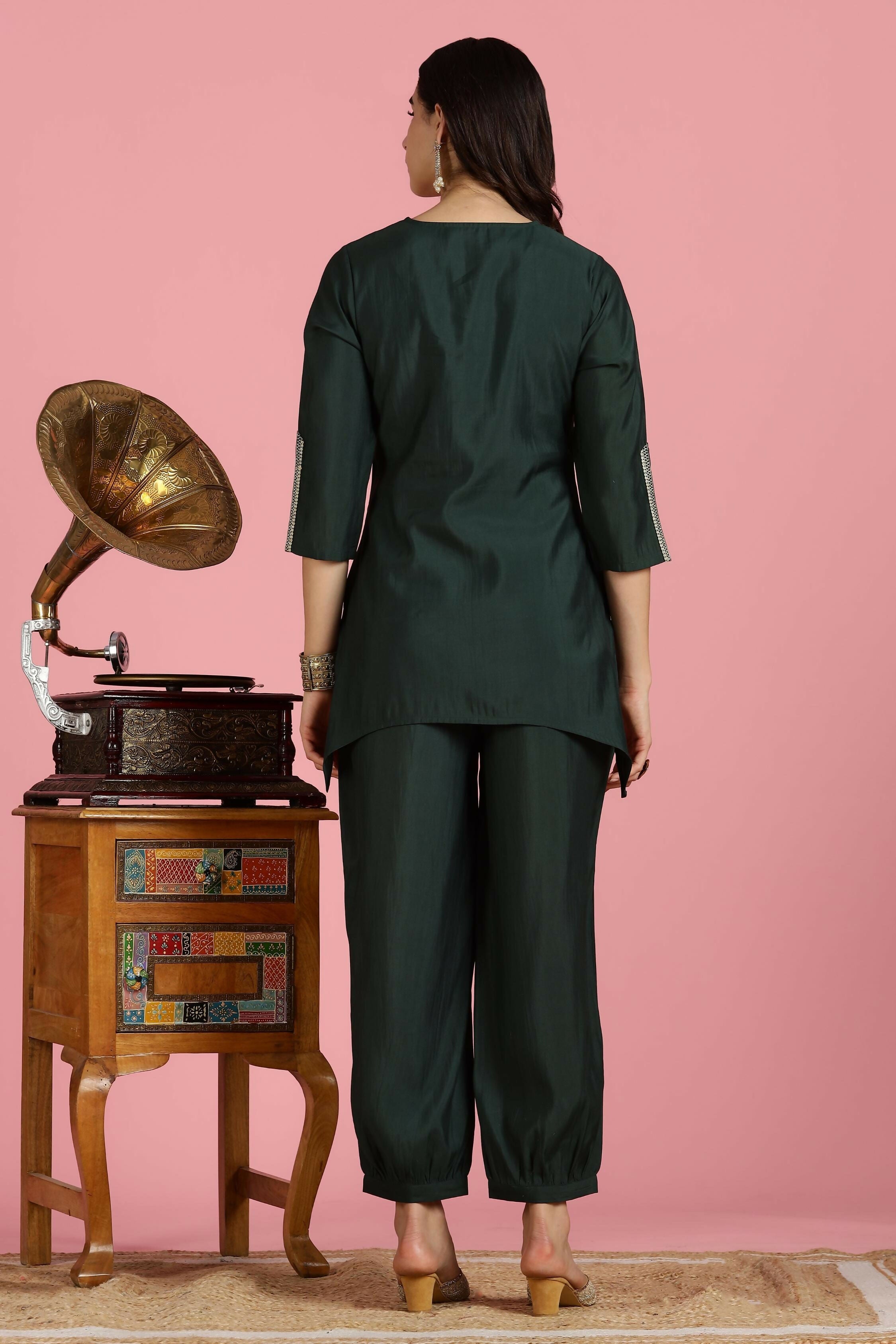 BulBul Women’s Dark Green Embroidered Chanderi Kurta Set