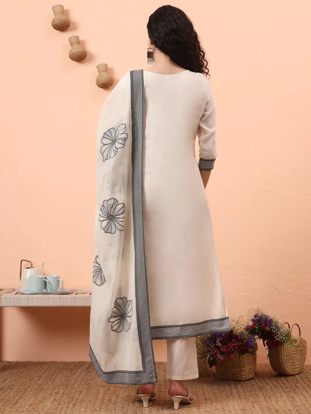 Yufta Off-White Handloom Cotton Weaved Kurta Dupatta Pant Set With Cotton Mal Lining - Distacart
