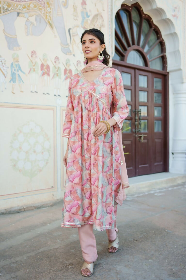 Vaasva Women Peach Muslin Embroidered Kurta, Pant & Dupatta Set - Distacart