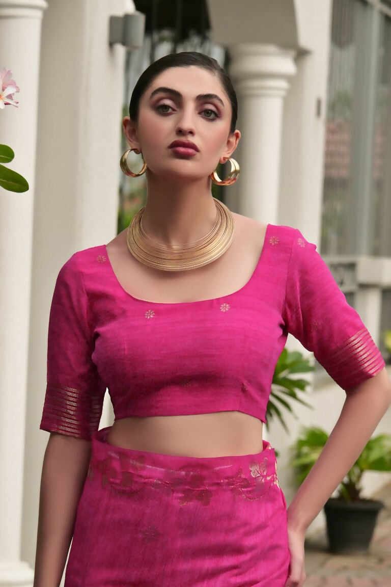 Vishnu Weaves Women's Pink Linen Silk Zari Weaving Saree with Blouse