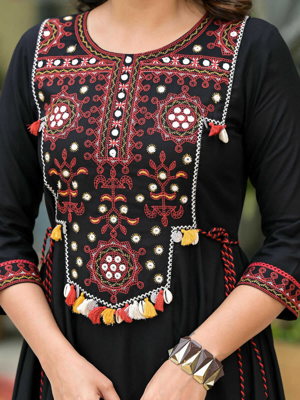 J4713BLACK-6