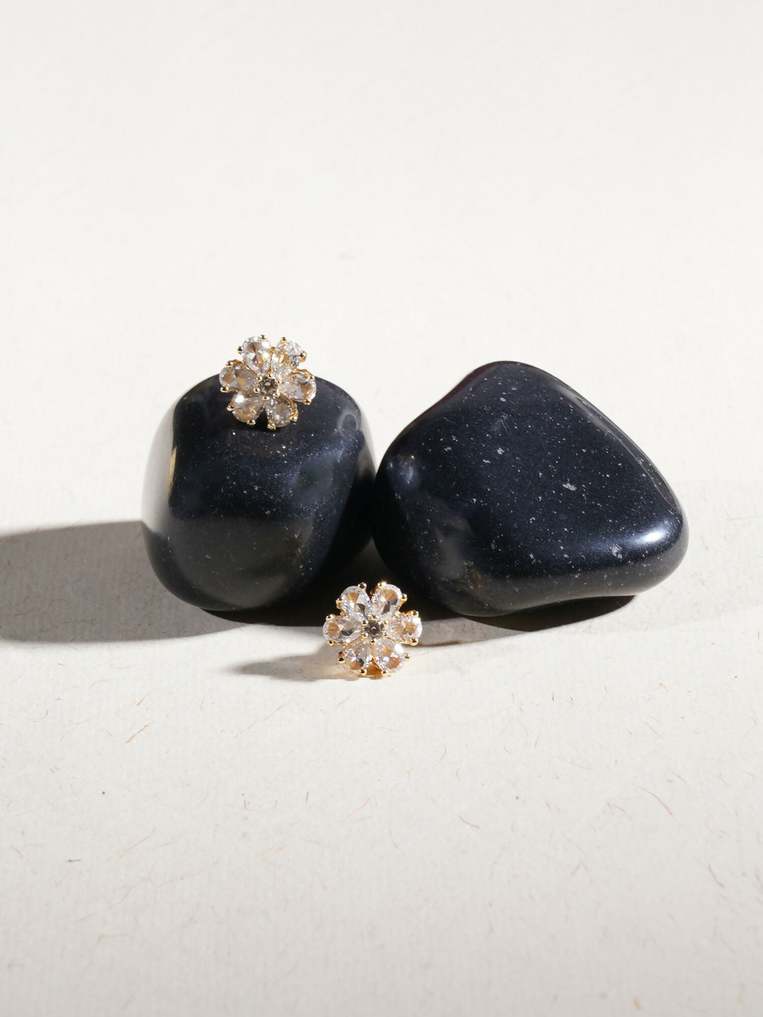 stone stud (white) - Ruby Raang - Distacart