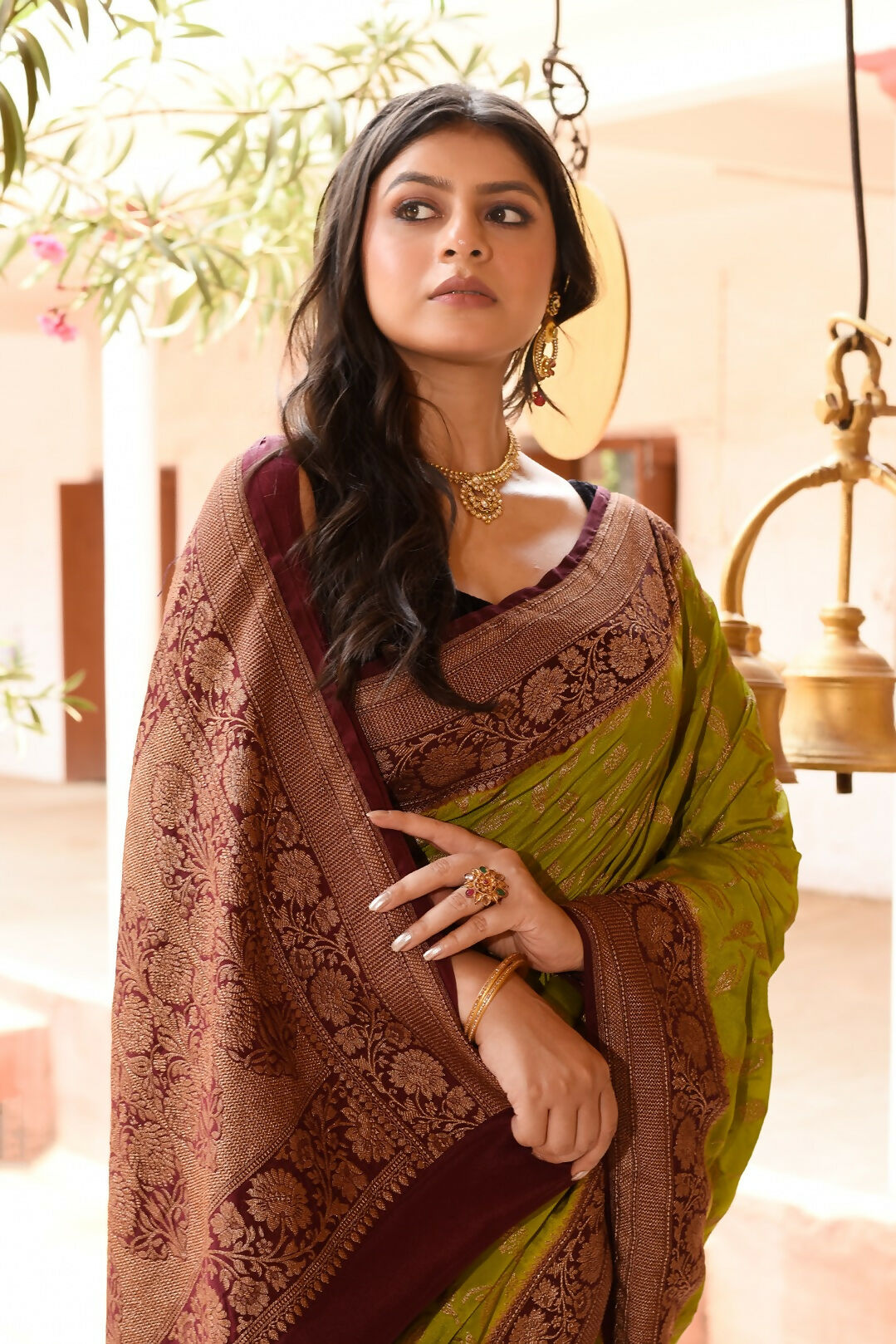 Joban Fashion Grass Green Crepe Chiffon Pure Handloom Banarasi Silk Saree