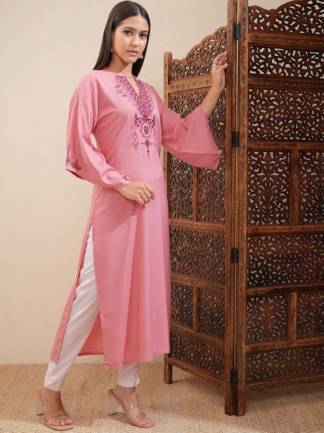Vishudh Floral Embroidered Mandarin Collar Bell Sleeves Mirror Work Straight Kurta - Distacart