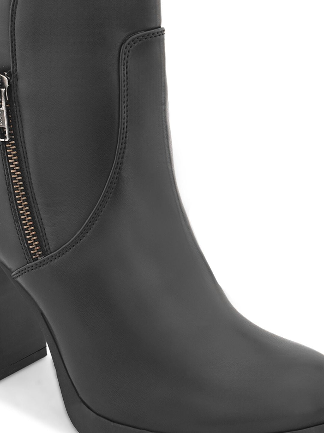 Roadster The Lifestyle Co Women Block Heeled Chelsea Boots