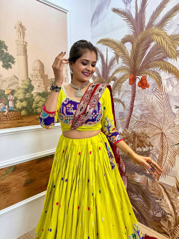 RR-05 Parrot Green (2)