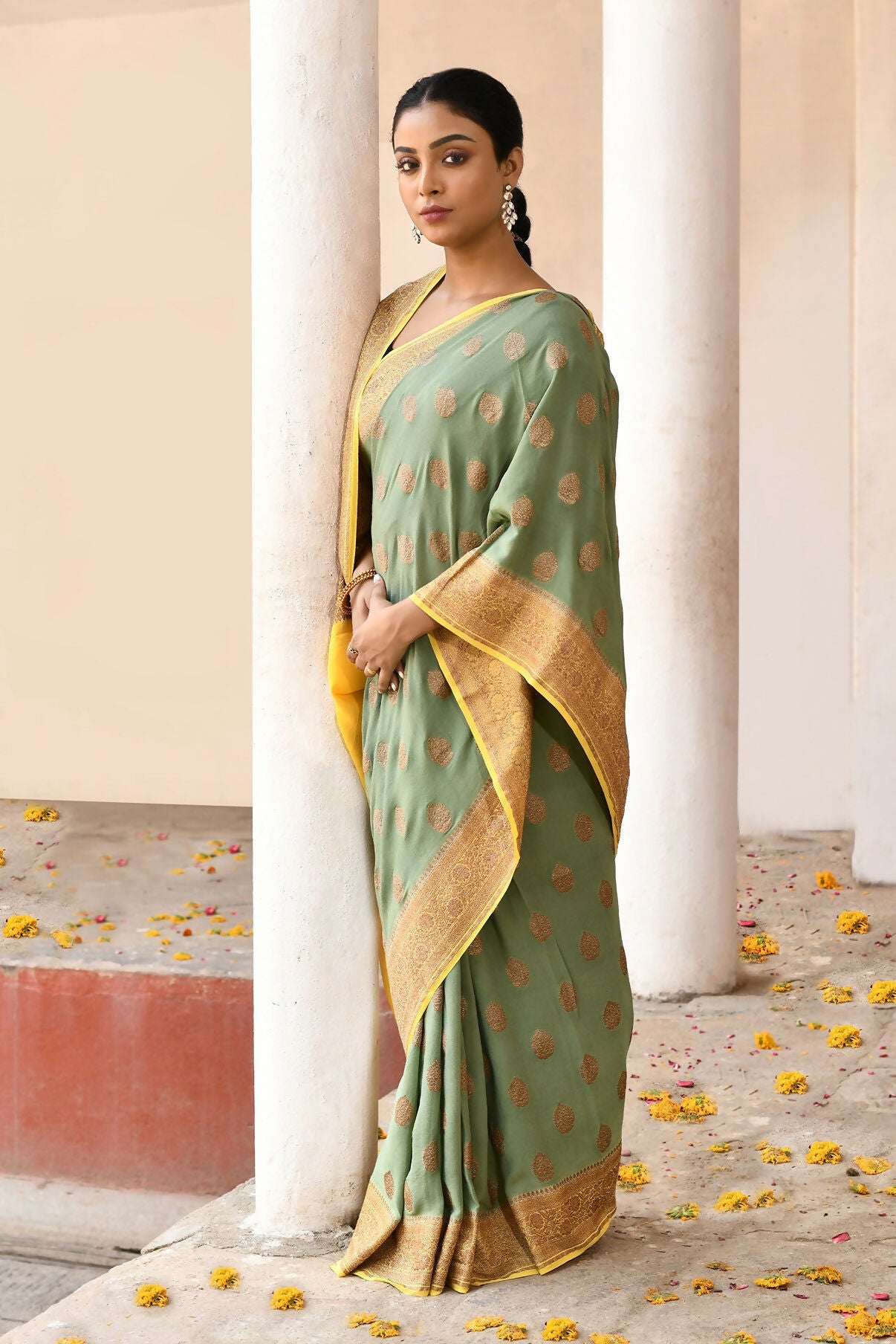 Joban Fashion Grass Green Crepe Chiffon Pure Handloom Banarasi Silk Saree