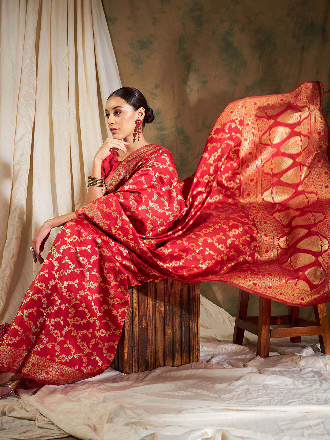 Sangria Red Floral Woven Design Zari Kanjeevaram Saree - Distacart