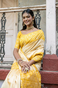 Thumbnail for Vishnu Weaves Women's Yellow Handloom Raw Silk Woven Saree with Blouse - Distacart